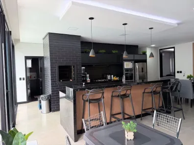Sobrado com 3 Quartos à venda, 301m² no Recanto Tropical, Cascavel