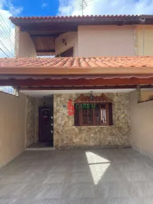 Sobrado com 3 Quartos à venda, 176m² no Vila Adelaide Perella, Guarulhos