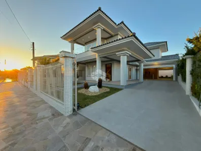Casa com 3 Quartos à venda, 270m² no Girassol, Capão da Canoa