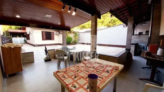 Casa com 3 Quartos à venda, 200m² no Badu, Niterói