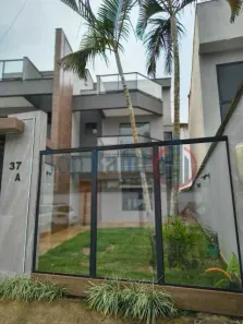 Casa de Condomínio com 3 Quartos para venda ou aluguel, 220m² no Vargem Grande, Rio de Janeiro