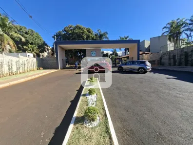 Apartamento com 2 Quartos para alugar, 50m² no Jardim Patrícia, Uberlândia
