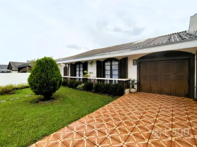Casa com 3 Quartos à venda, 320m² no Uvaranas, Ponta Grossa