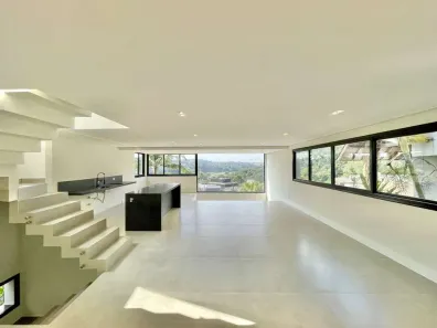 Sobrado com 4 Quartos para alugar, 363m² no São Paulo II, Cotia