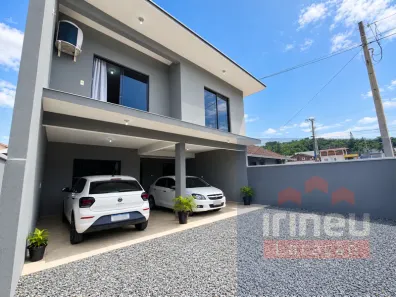 Casa com 2 Quartos para alugar, 113m² no Parque Guarani, Joinville