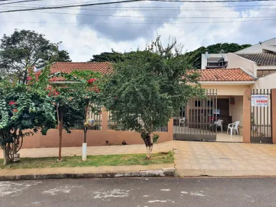 Casa com 4 Quartos à venda, 300m² no Parque Residencial Tuiuti, Maringá