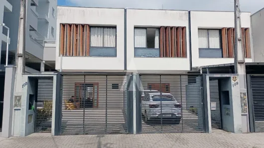 Sobrado com 3 Quartos à venda, 125m² no Costa e Silva, Joinville