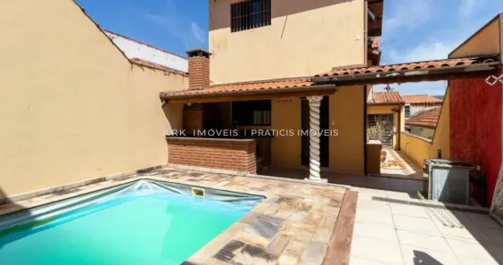 Casa com 3 Quartos à venda, 330m² no Mirandópolis, São Paulo