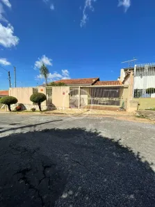 Casa com 3 Quartos à venda, 180m² no Parque das Laranjeiras, Goiânia