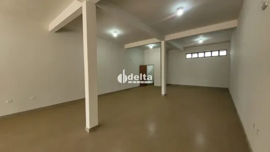 Ponto Comercial para alugar, 200m² no Jardim Europa, Uberlândia