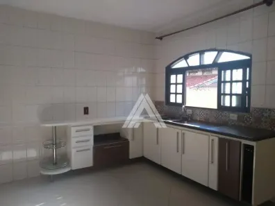 Sobrado com 4 Quartos para venda ou aluguel, 350m² no Jardim Las Vegas, Santo André