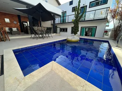 Casa de Condomínio com 3 Quartos à venda, 300m² no Grama, Juiz de Fora