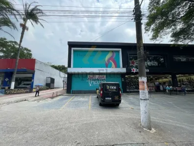 Imóvel Comercial para alugar, 600m² no Jardim Alpino, São Paulo