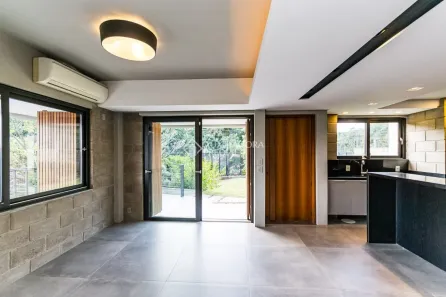 Casa com 3 Quartos para alugar, 294m² no Guarujá, Porto Alegre