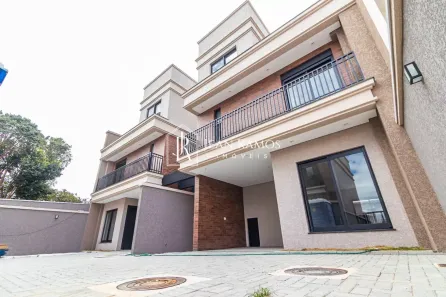 Sobrado com 4 Quartos à venda, 161m² no Xaxim, Curitiba