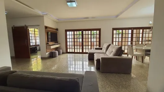 Casa com 3 Quartos à venda, 210m² no Jardim Karaíba, Uberlândia