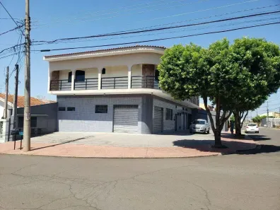 Casa com 2 Quartos à venda, 405m² no Parque Novo Mundo, Americana