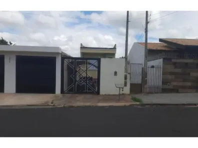 Casa com 3 Quartos à venda, 124m² no Vila Ortiz, Pirajuí