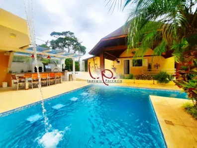 Casa de Condomínio com 4 Quartos à venda, 400m² no Itaipava, Petrópolis