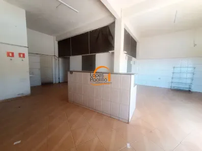Ponto Comercial para alugar, 80m² no Vila Dom Pedro, Atibaia