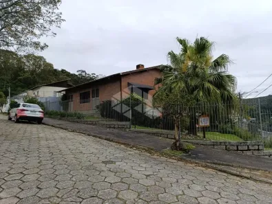 Apartamento com 1 Quarto para alugar, 17m² no Carvoeira, Florianópolis