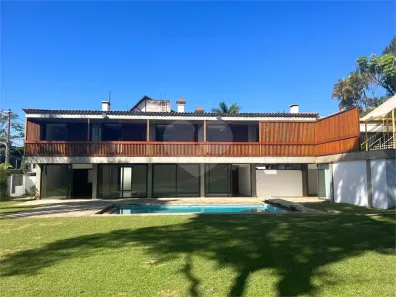 Sobrado com 5 Quartos para alugar, 600m² no Jardim Everest, São Paulo