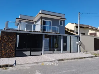 Sobrado com 3 Quartos à venda, 220m² no Perequê, Matinhos