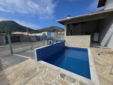 Casa de Condomínio com 2 Quartos para alugar, 70m² no Martim de Sá, Caraguatatuba