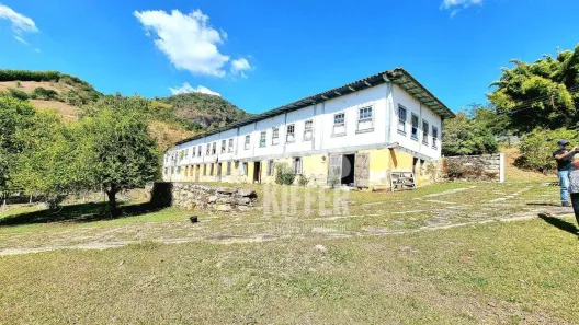 Fazenda/Sítio com 10 Quartos à venda, 487m² no Anta, Sapucaia