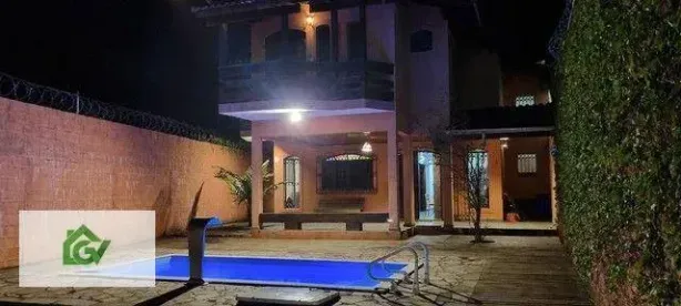 Sobrado com 4 Quartos para alugar, 215m² no Massaguaçu, Caraguatatuba