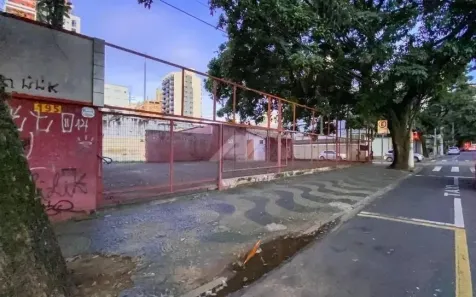 Lote/Terreno para alugar, 900m² no Cambuí, Campinas