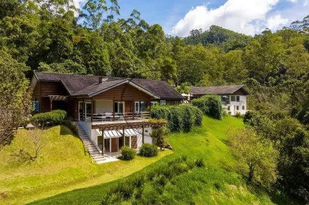 Fazenda/Sítio com 5 Quartos à venda, 558m² no Centro, Joanópolis