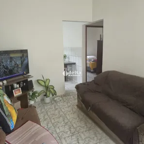 Casa com 7 Quartos à venda, 360m² no Santa Mônica, Uberlândia