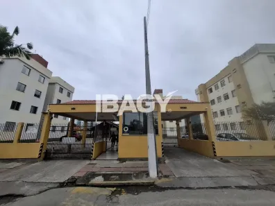 Apartamento com 2 Quartos para alugar, 54m² no Rio Caveiras, Biguaçu