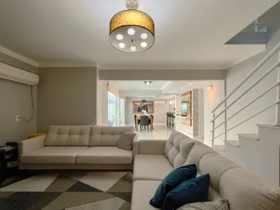 Casa com 4 Quartos à venda, 290m² no Coloninha, Florianópolis
