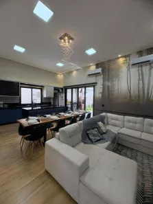 Casa de Condomínio com 4 Quartos à venda, 209m² no Jardim Celeste, Jundiaí