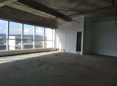 Sala Comercial para alugar, 253m² no Green Valley Alphaville, Barueri