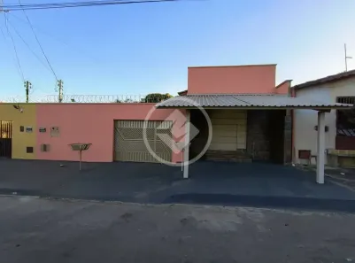 Casa com 3 Quartos à venda, 200m² no bairro Nazaré, Hidrolândia