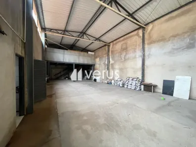 Prédio Comercial com 6 Quartos para alugar, 450m² no Centro, Uberlândia