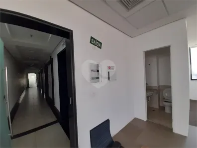 Sala Comercial para alugar, 162m² no Parque Industrial Tomas Edson, São Paulo