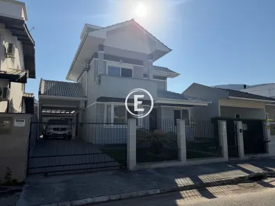 Casa com 4 Quartos à venda, 210m² no Pedra Branca, Palhoça