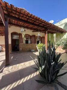 Casa com 4 Quartos à venda, 360m² no Niterói, Betim
