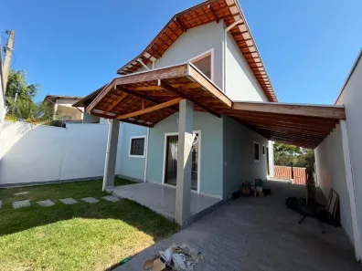 Casa com 4 Quartos para alugar, 200m² no Vila Suiça, Pindamonhangaba