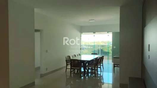 Apartamento com 3 Quartos para alugar, 146m² no Tubalina, Uberlândia