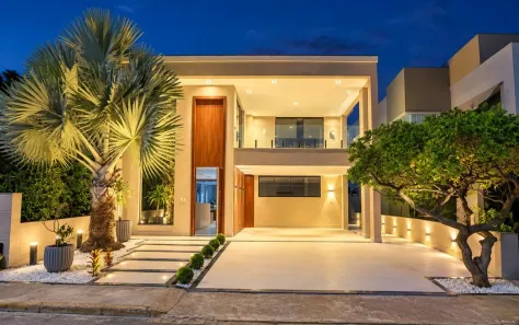 Casa de Condomínio com 4 Quartos à venda, 350m² no Aruana, Aracaju