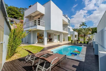 Casa com 3 Quartos à venda, 311m² no Cabeçudas, Itajaí