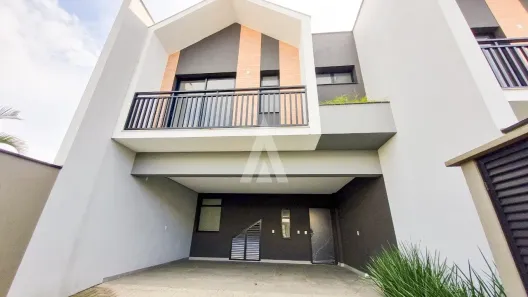 Sobrado com 3 Quartos à venda, 190m² no Saguaçu, Joinville