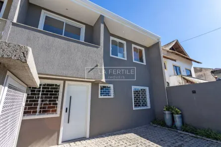 Sobrado com 4 Quartos à venda, 130m² no Tarumã, Curitiba