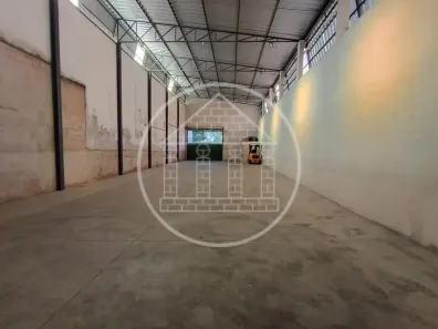 Galpão/Depósito/Armazém para alugar, 250m² no Jardim Kioto, São Paulo