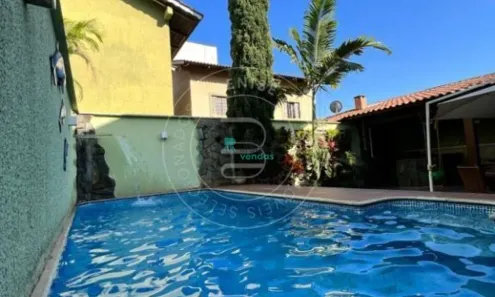 Sobrado com 5 Quartos à venda, 300m² no Jardim América, Goiânia